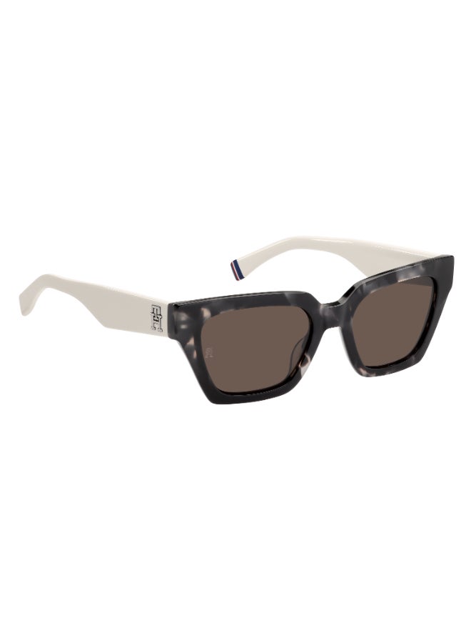 TOMMY HILFIGER إطارات نظارات شمسية هندسية مستطيلة من تومي هيلفيغر - Image 2